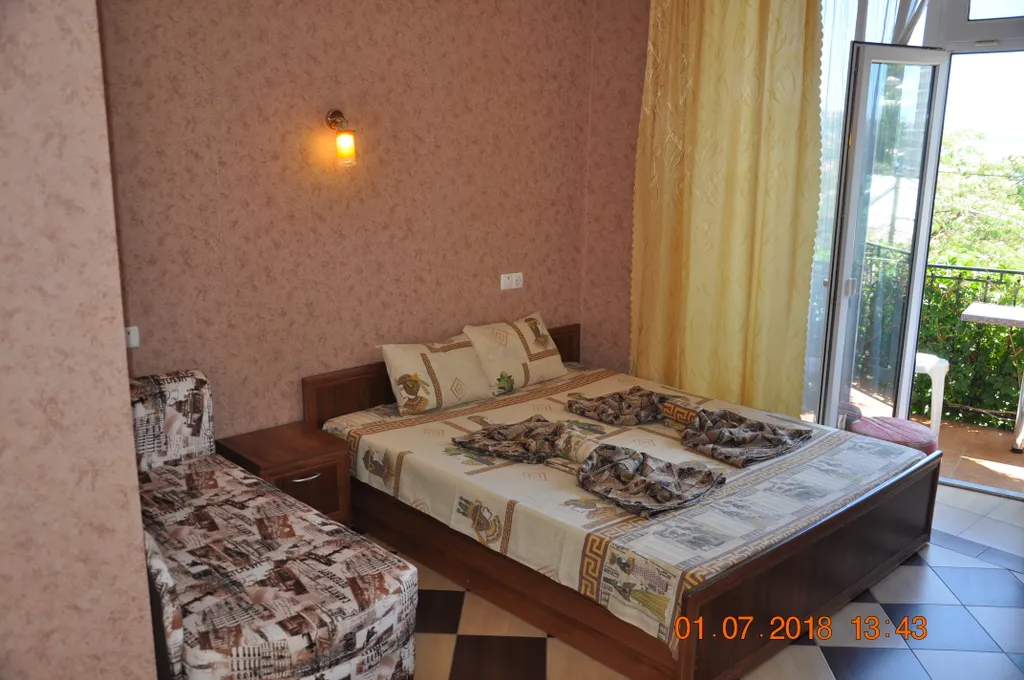 Номер гостиничного типа у моря