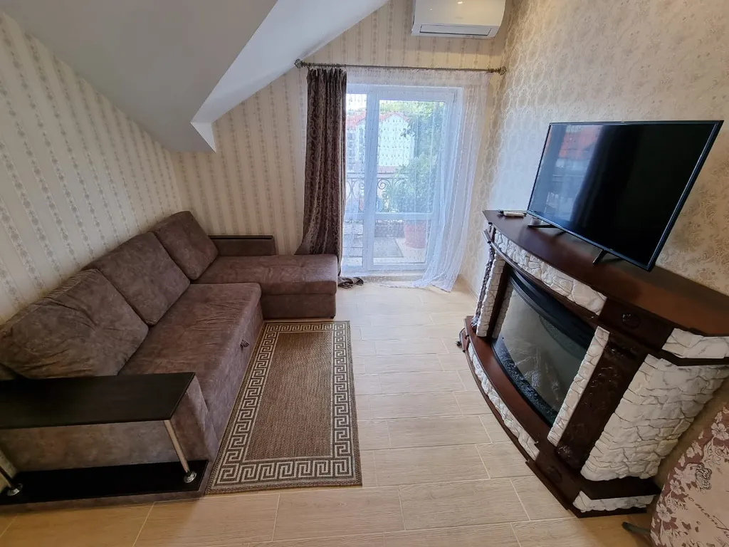 Квартира Квартира Уютная мансарда с видом на горы — Геленджик