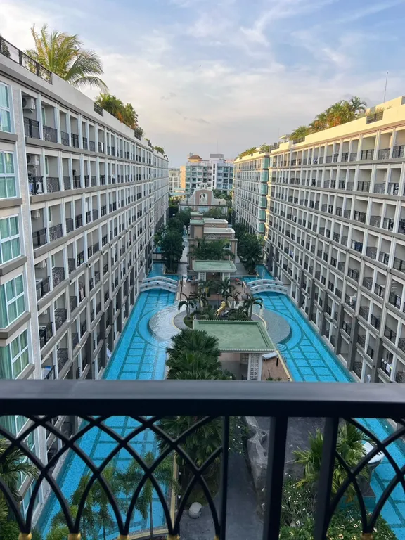 Lotus - Dusit Grand Park 2