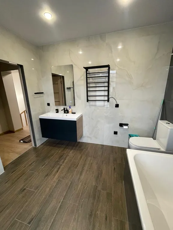 Современный коттедж рядом с заливом