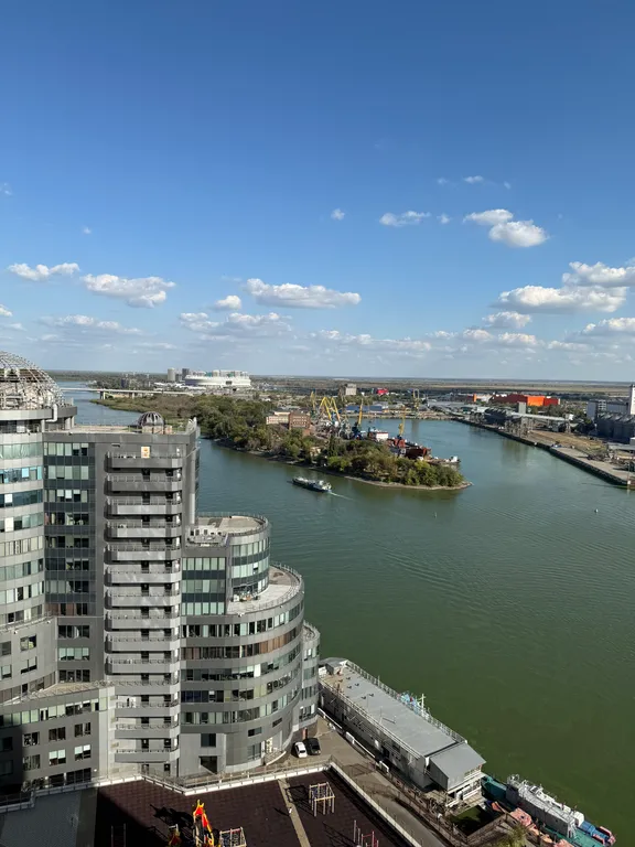 Уютная евродвушка на набережной с видом на реку Дон