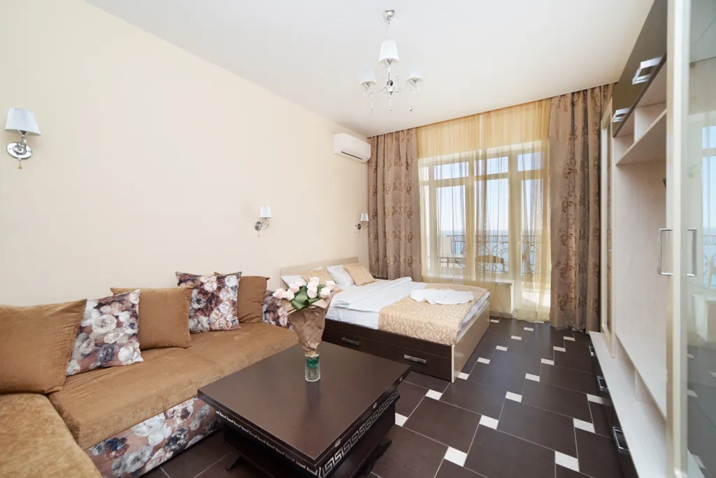 Новые апартаменты с видом на море в комплексе Наш Парус