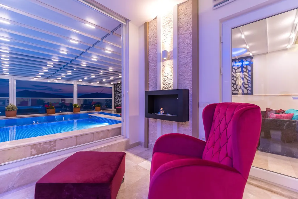 Вилла 466 с крытым бассейном с подогревом