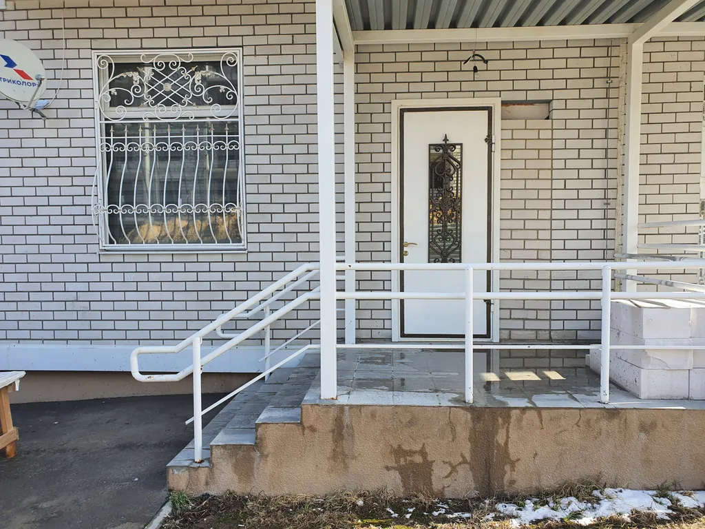 Просторные апартаменты с отдельным входом и свободной парковкой