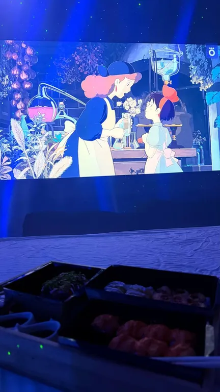 Уютный дом с панорамным видом на лес