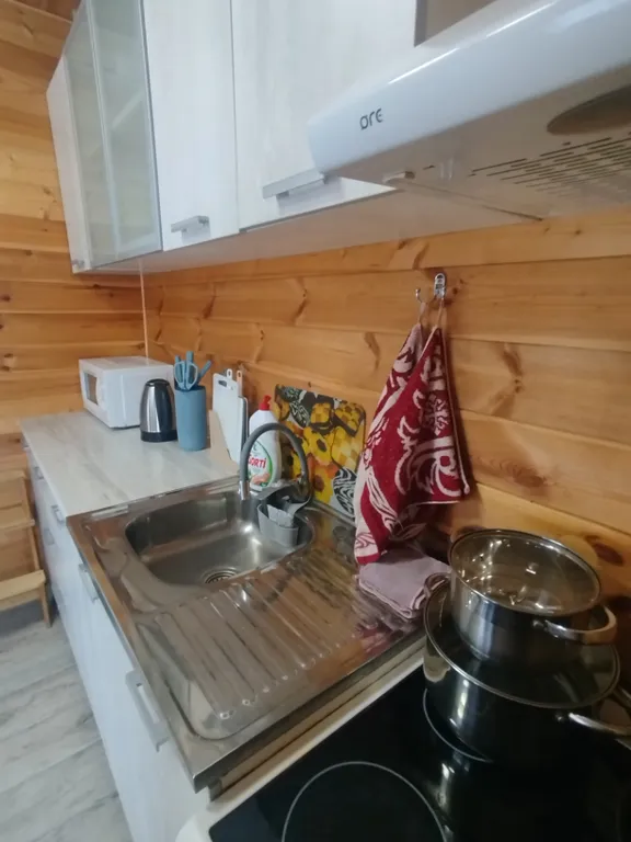 Дом с баней и панорамными окнами на первой линии