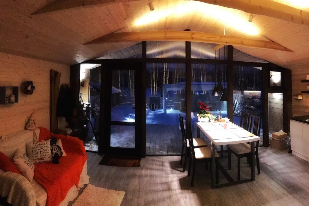 Уютный современный дом на берегу прекрасного озера