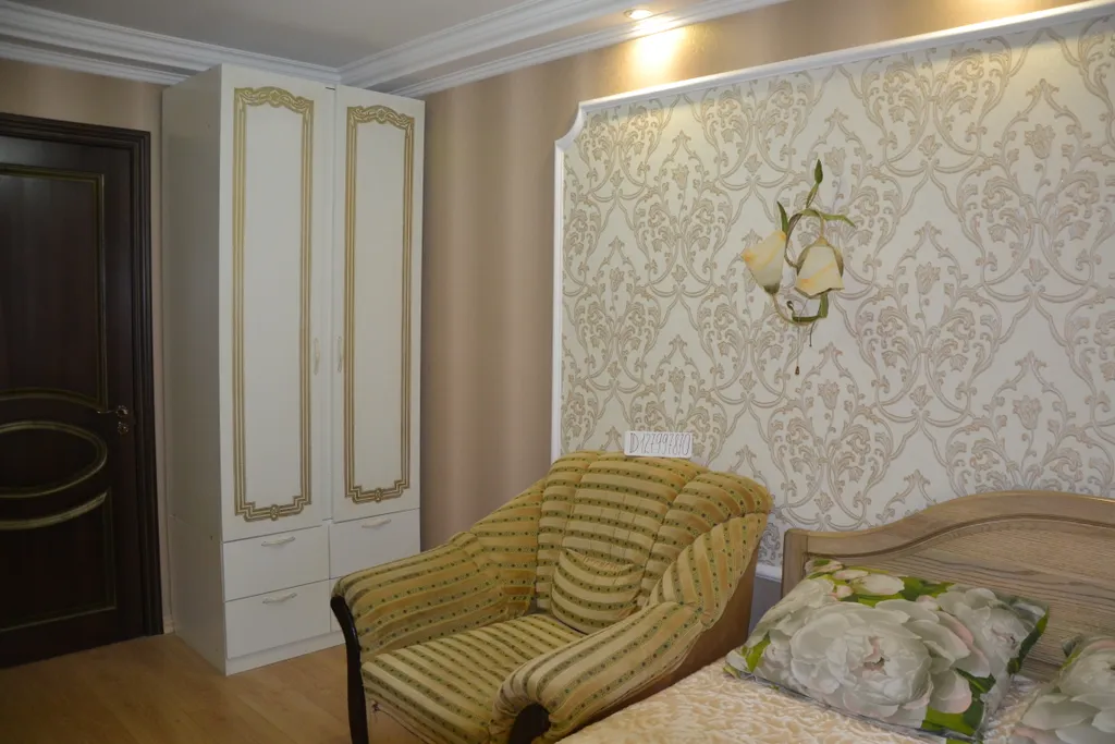 Квартира 3-комнатная Квартира — Евпатория