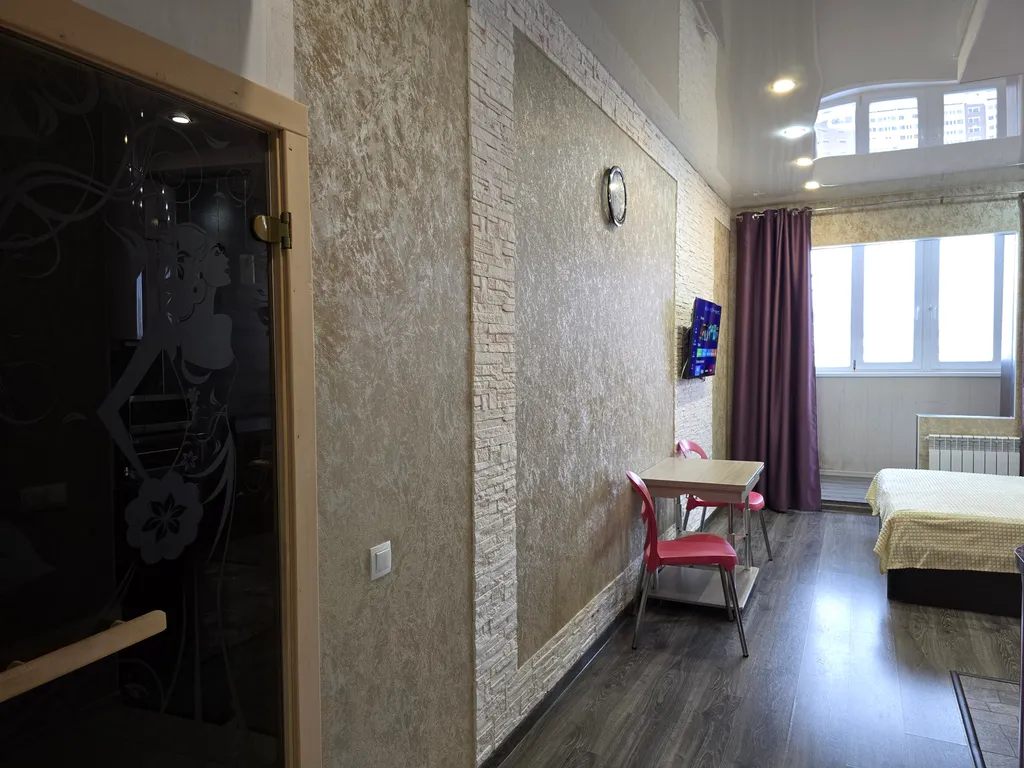 Современная студия возле ТРЦ Аура