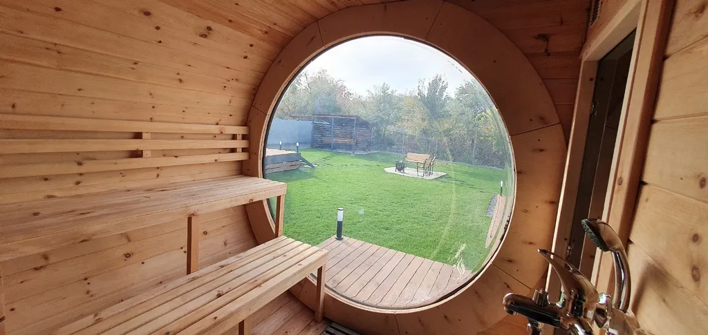 Дом-купол в загородном комплексе