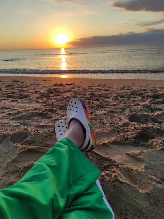 Дом из бруса на берегу моря с зоной барбекю и собственной парной