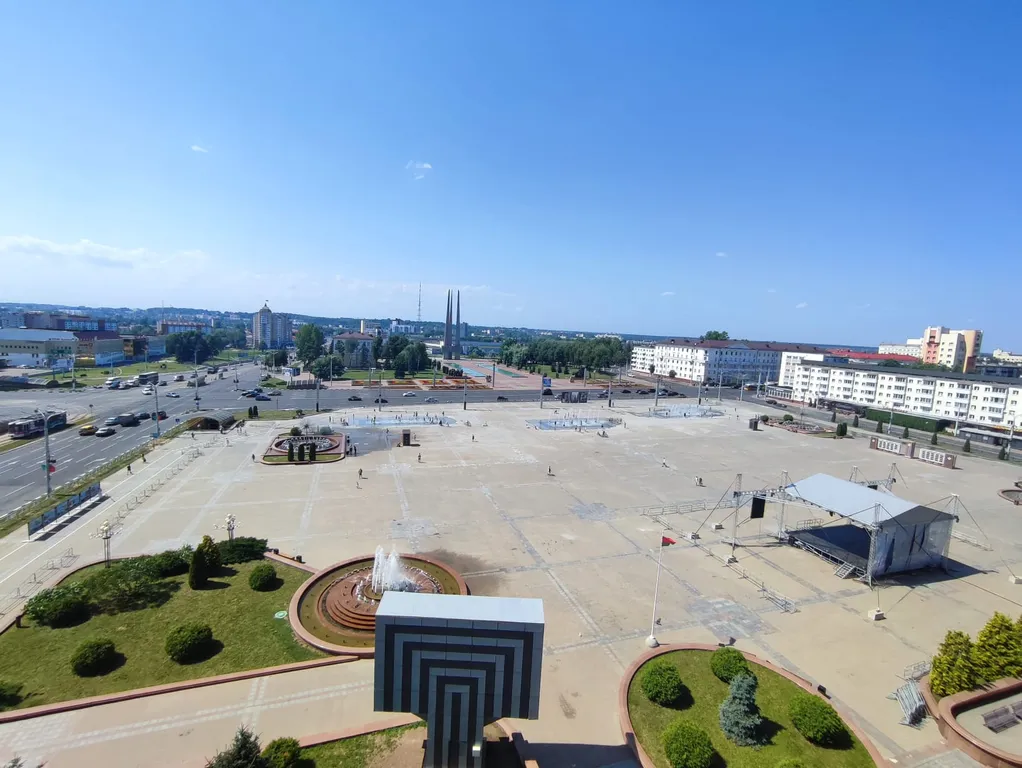 Видовая квартира в самом центре с панорамным видом на Площадь Победы. — аренда посуточно в Витебск