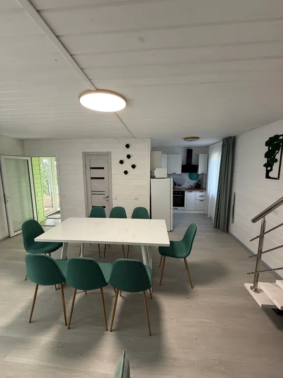 Уютный дом с видом на озеро