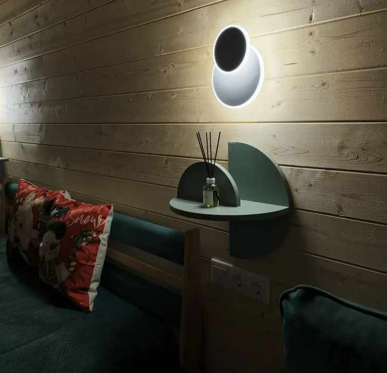 Уютный домик с банным чаном в окружении леса