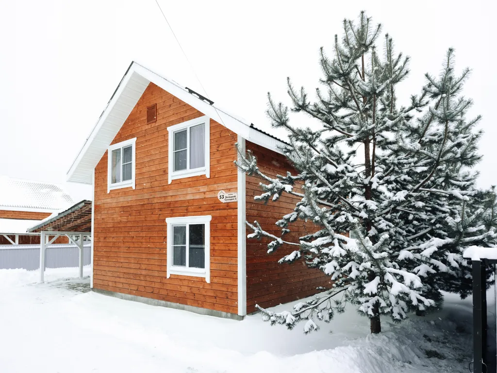 Дом рядом со спортивными базами