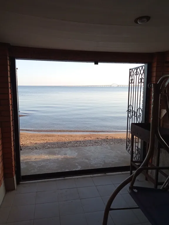 Апартамент с видом на море и Крымский Мост