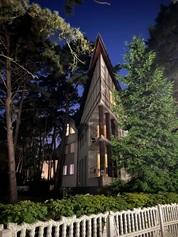 Новые апартаменты у моря в живописном месте в центре