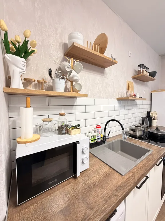 Новая однокомнатная современная квартира с видимо на город и реку