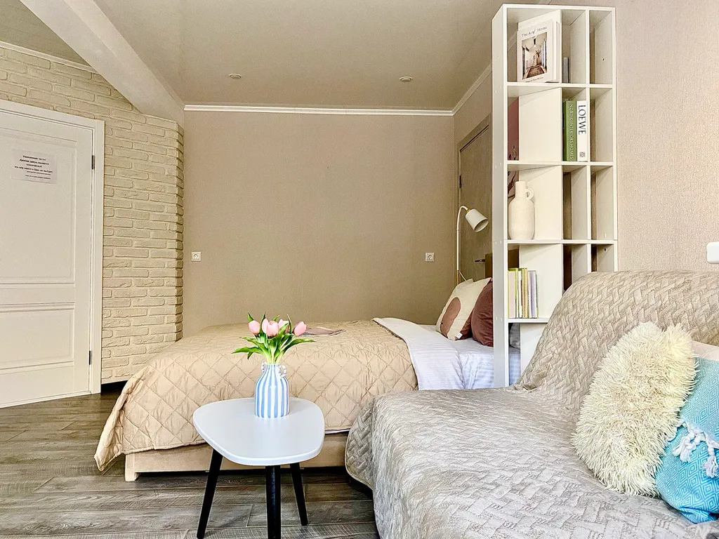 Дизайнерская студия ReDro, с большим ТВ, собственное крыльцо