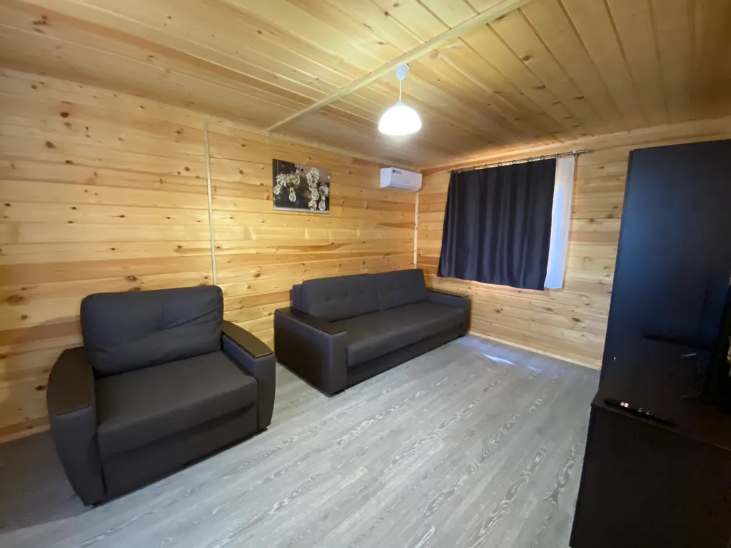 Уютные домики у канала