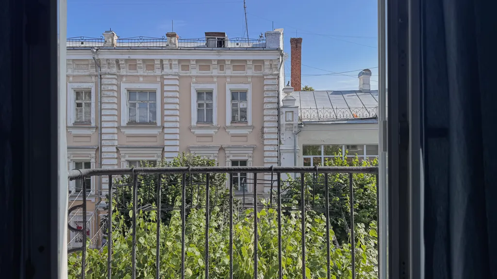 Атмосферная квартира с французским балконом в историческом центре