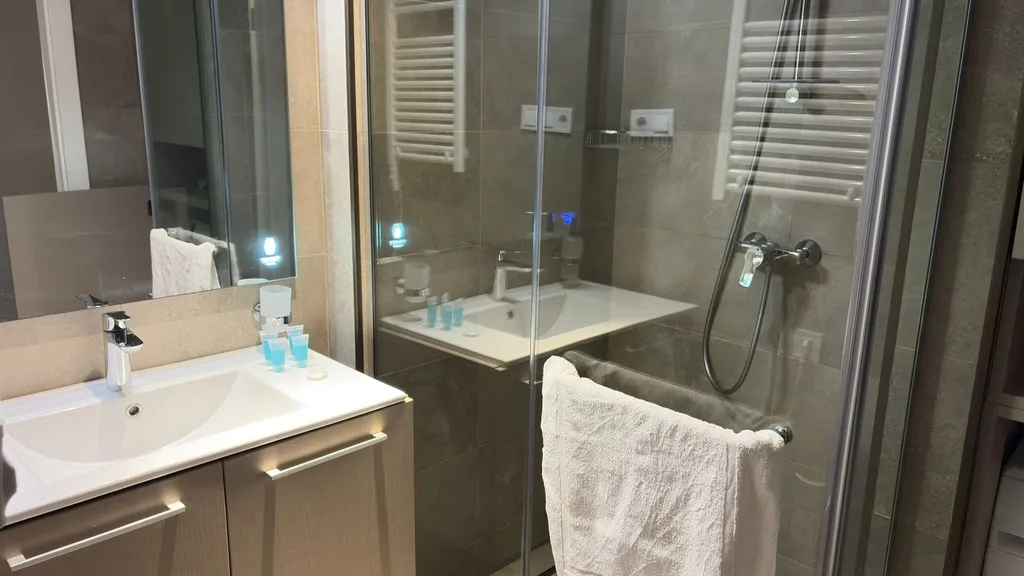 Современная квартира 1 bedroom в Alliance Palace