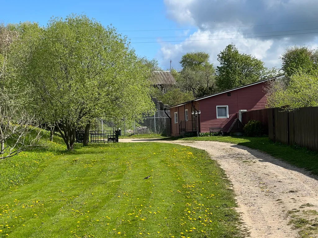 Домик у озера