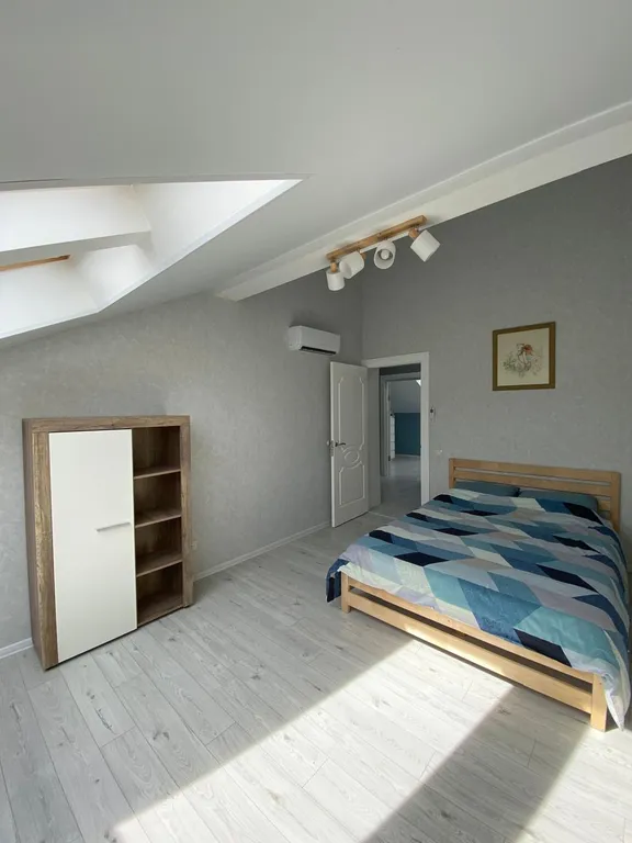 Большая квартира в тихом районе недалеко от моря