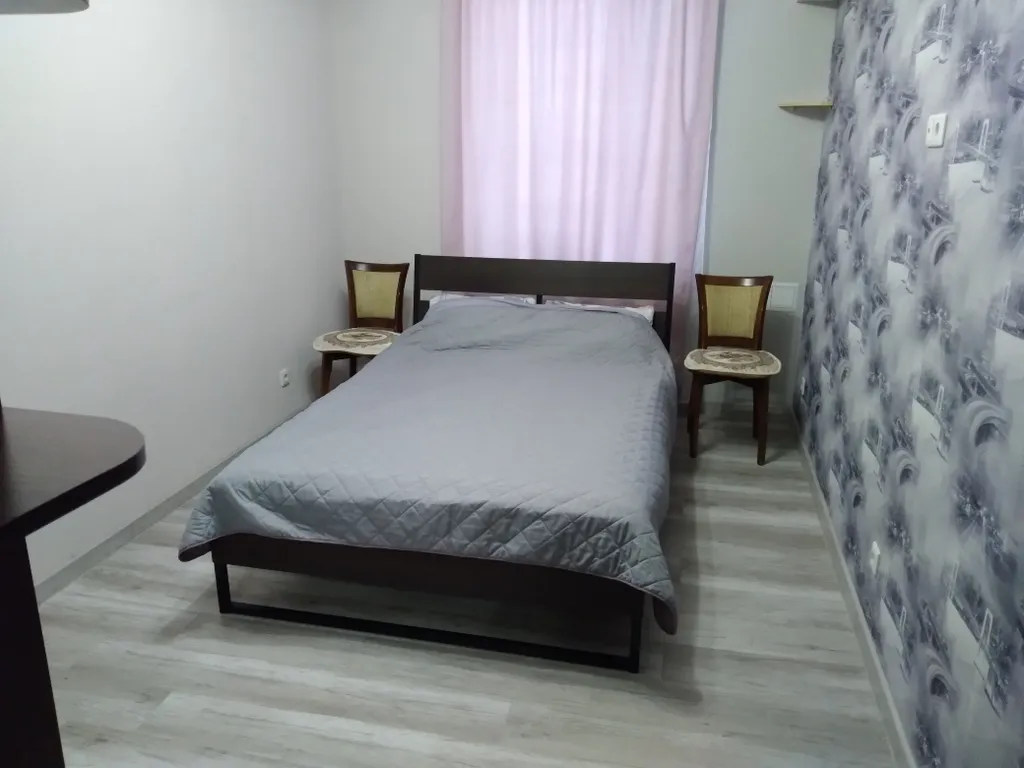 Семейная квартира рядом с Французским прудом