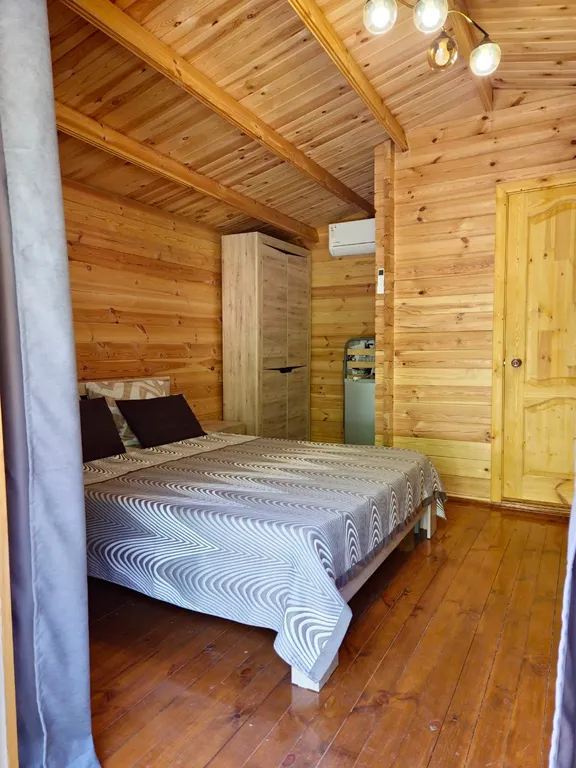 Коттедж Эко домик с парковкой возле горной реки — Гагра