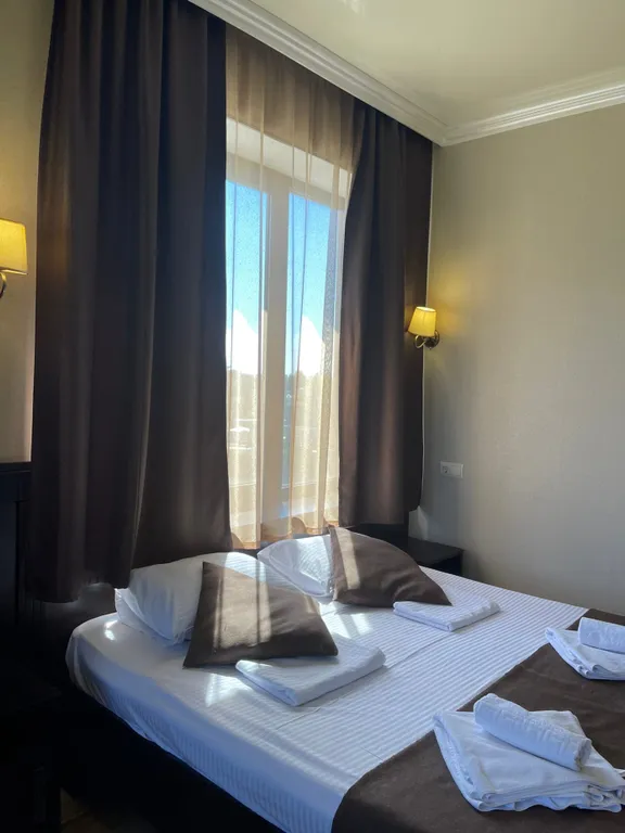 Двухкомнатный с балконом (до 6 человек)