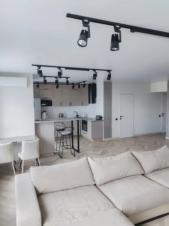 Просторная квартира с видом на море