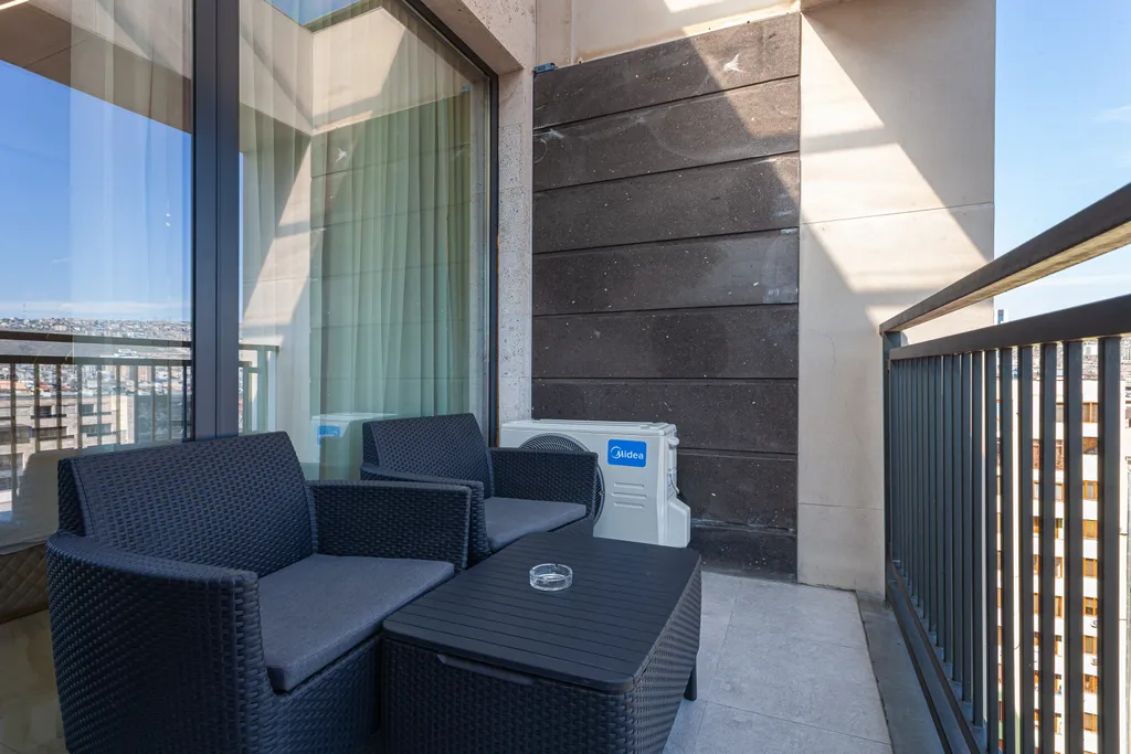 Роскошная квартира-студия у Площади Республики / Стей Инн