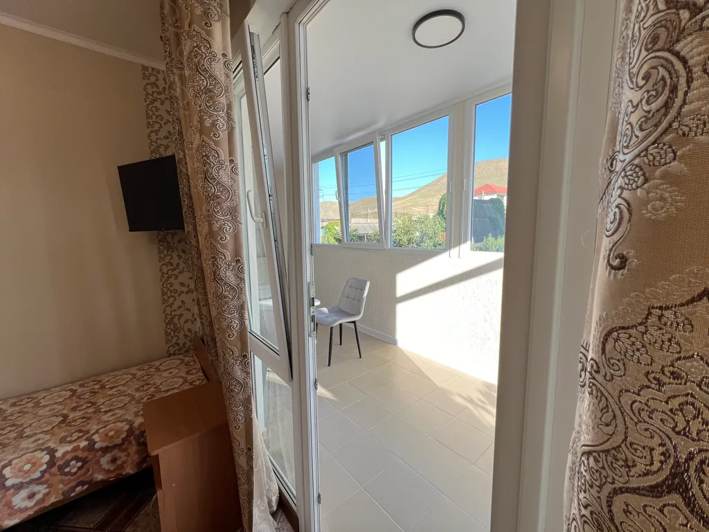 Двухкомнатный дом с кухней на 2 этаже