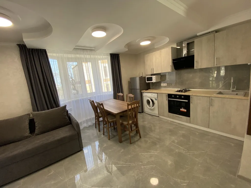 Уютный двухэтажный коттедж в самом центре — аренда посуточно в Алушта