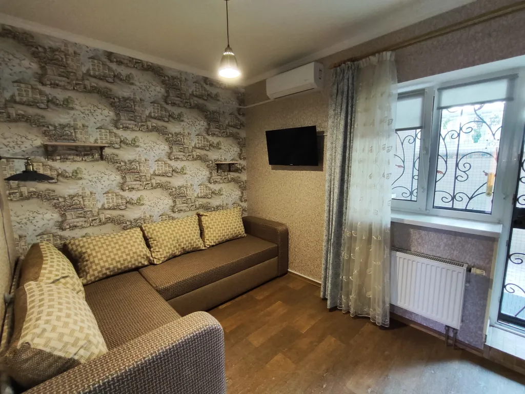 Квартира - студия с двориком в Мисхоре, в частном доме