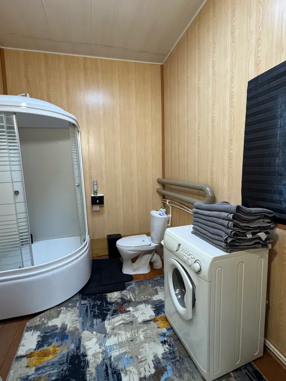 Отдельный уютный бревенчатый дом с баней в Абзаково