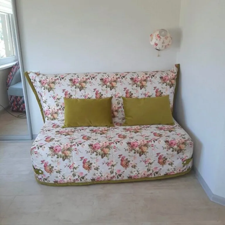 Уютная двухкомнатная квартира с видом на море