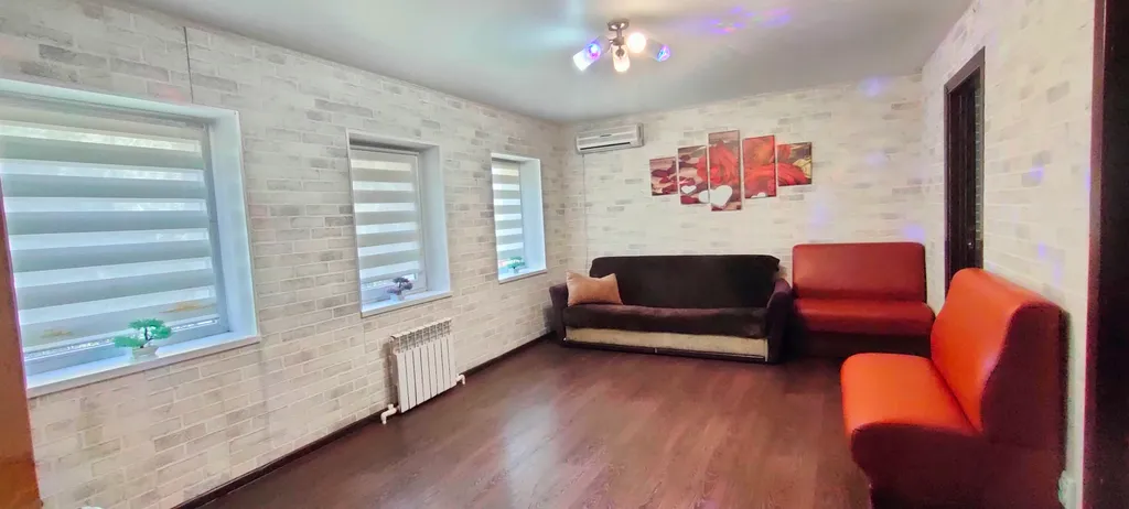 Гостевой дом на берегу озера у парка