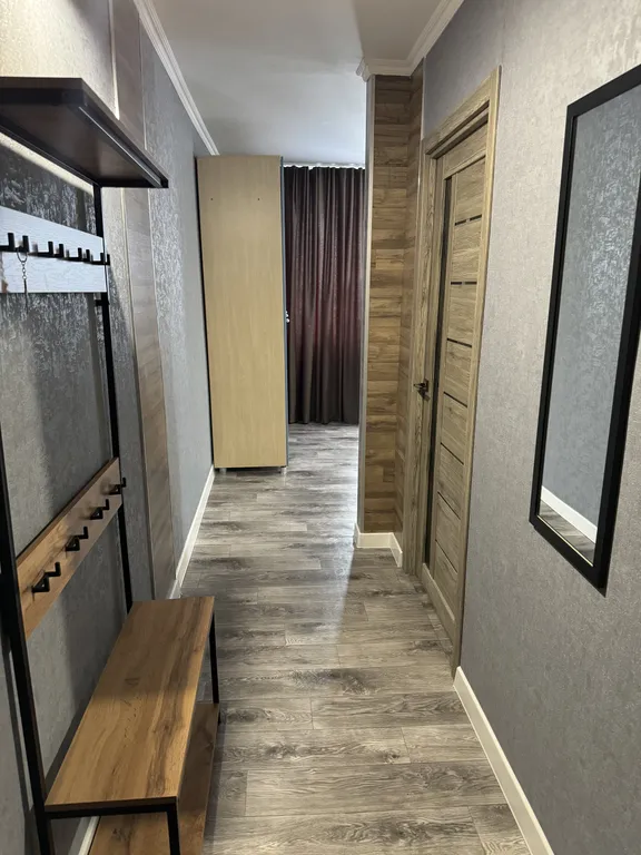 Теплая и чистая двухкомнатная квартира с новым дизайнерским ремонтом