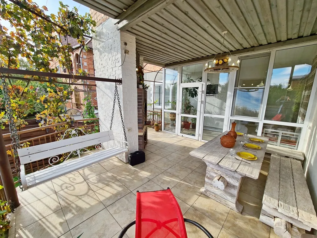 Коттеджу моря: костровая чаша камин детская территория бассейн баттут.