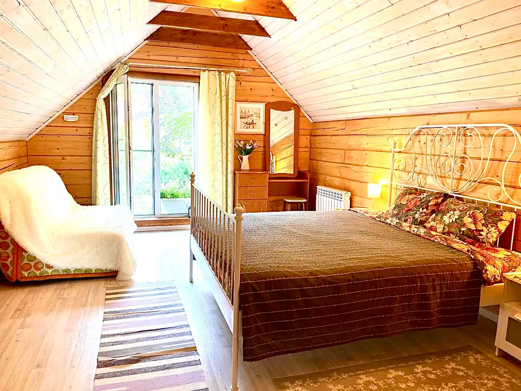 Домик в Горном Алтае с видом на горы