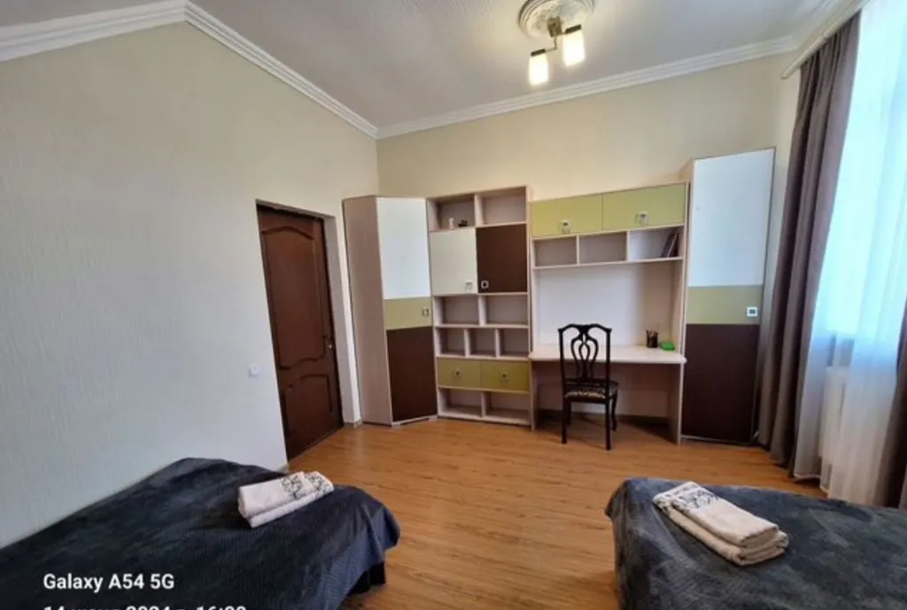 Два этажа с отдельным входом в уютном доме в ущелье рядом с озером