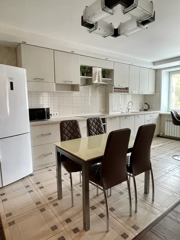 Светлая, уютная квартира студия в центре города — аренда посуточно в Ярославль