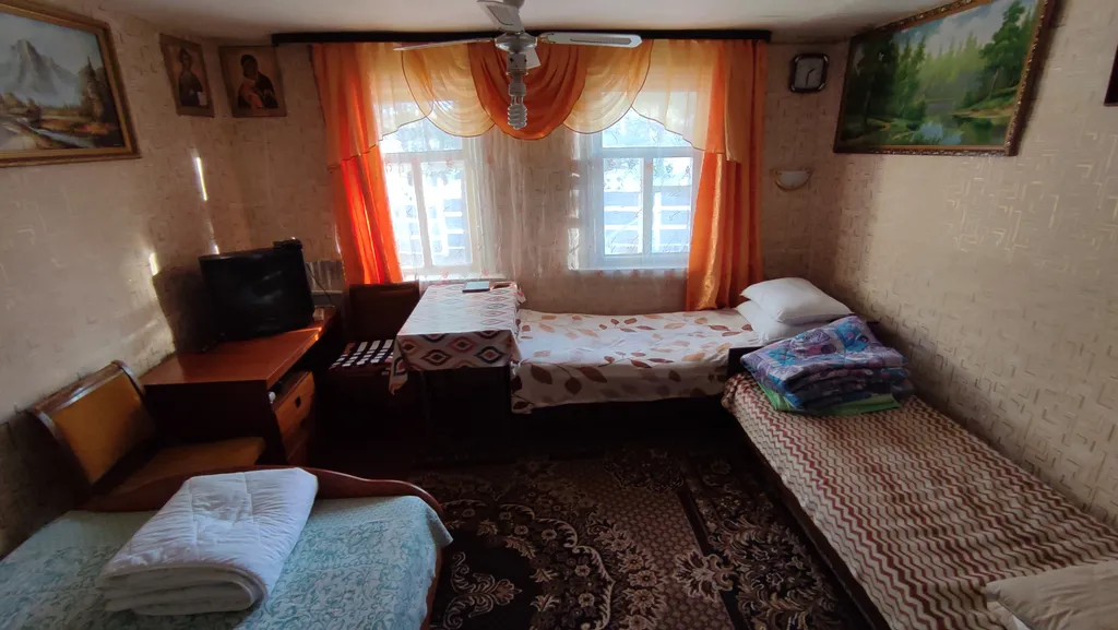 Домик у озера