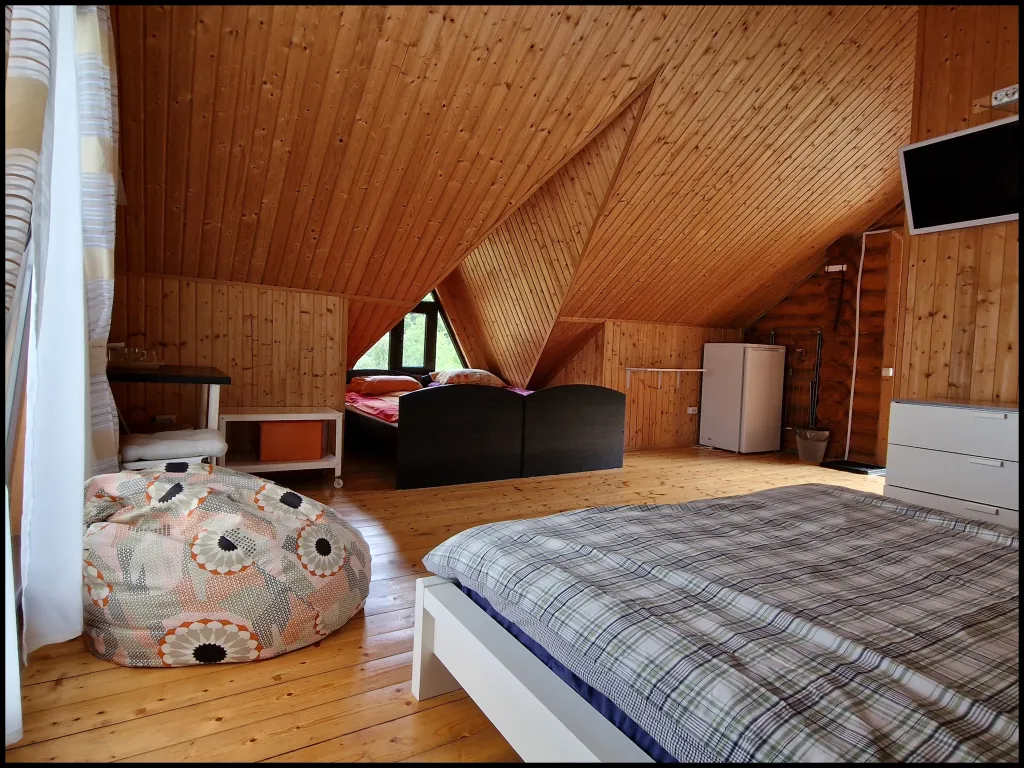 Просторный 4-х местный номер в деревянном доме