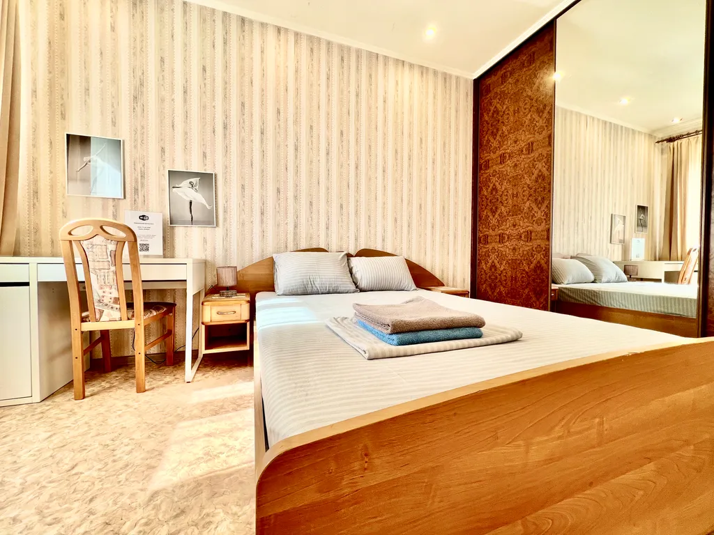 Двухкомнатная квартира в центре у набережной