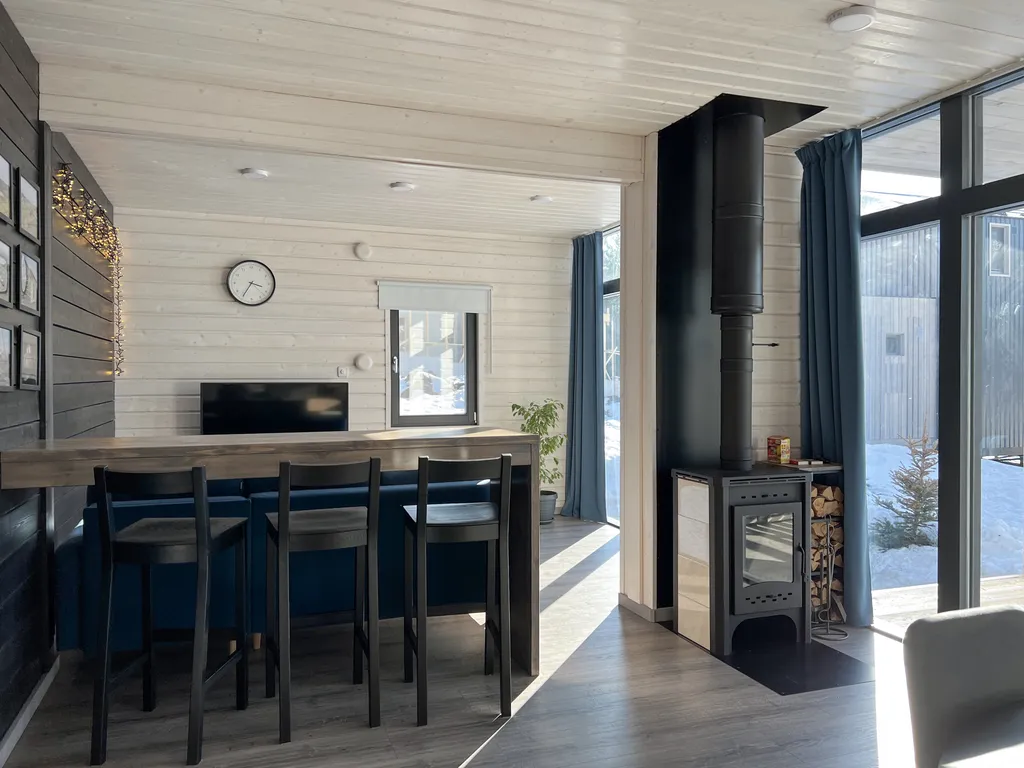 Коттедж Стильный двухэтажный дом на озере — Стеклянный