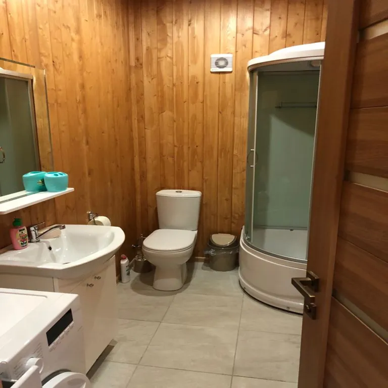 2-комнатная квартира с балконом и прекрасным видом на море и горы