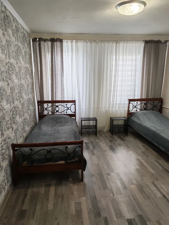 Дом возле моря, центр